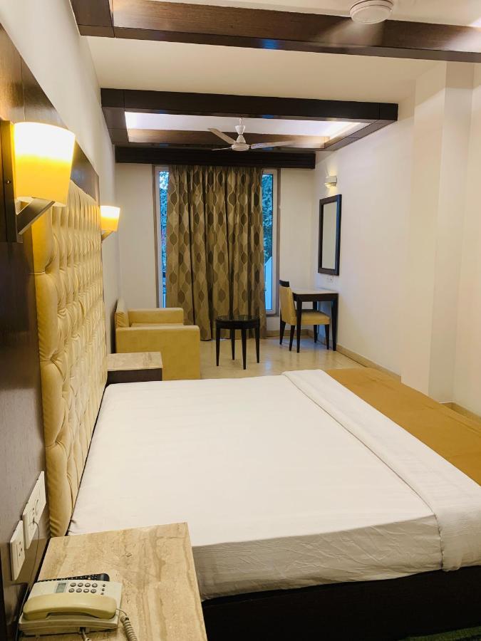 Metropolis Tourist Home Paharganj นิวเดลี ภายนอก รูปภาพ
