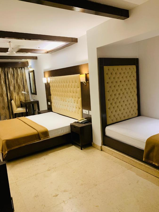 Metropolis Tourist Home Paharganj นิวเดลี ภายนอก รูปภาพ