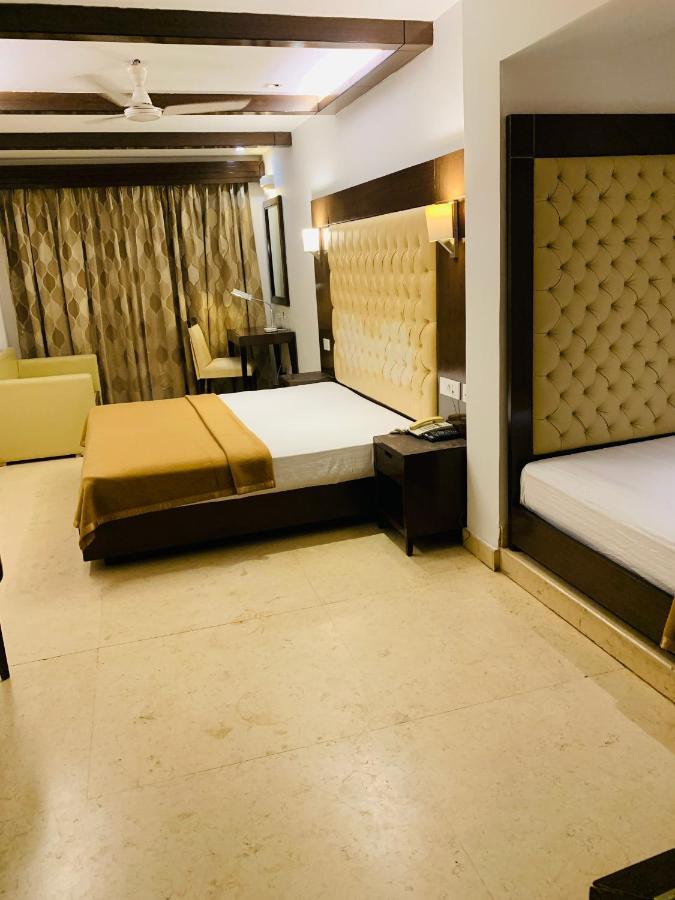 Metropolis Tourist Home Paharganj นิวเดลี ภายนอก รูปภาพ