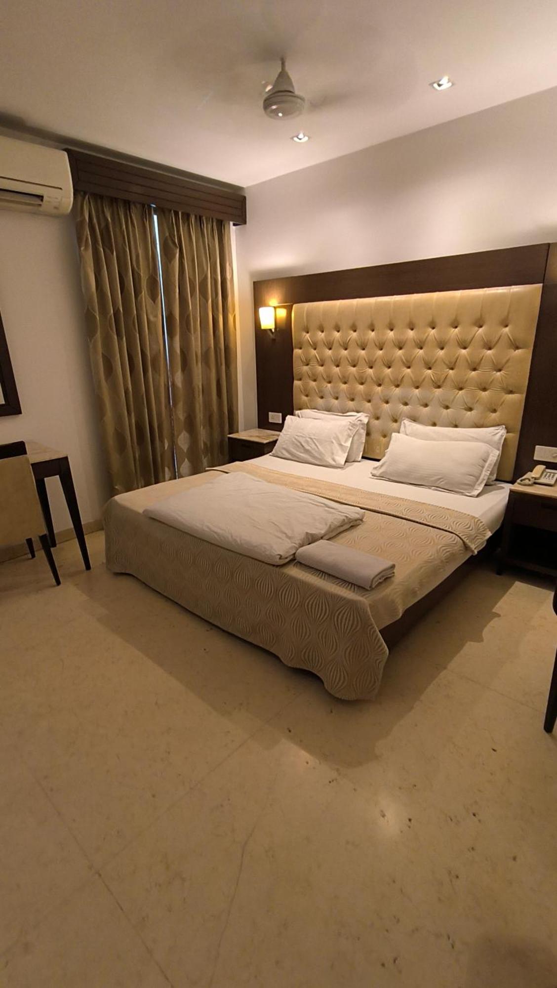 Metropolis Tourist Home Paharganj นิวเดลี ภายนอก รูปภาพ