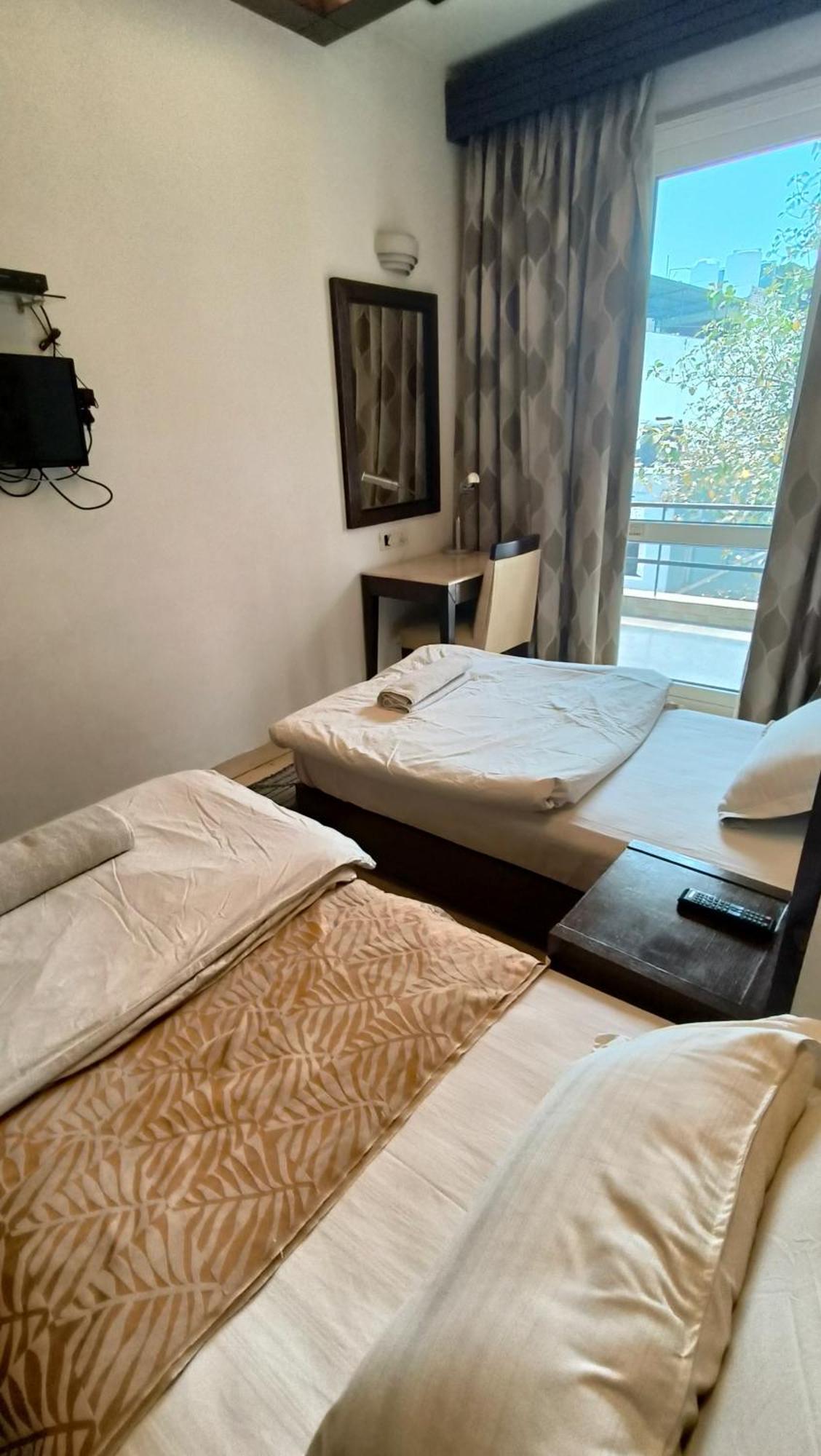 Metropolis Tourist Home Paharganj นิวเดลี ภายนอก รูปภาพ